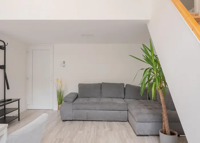 Balcony Gallery アパート *