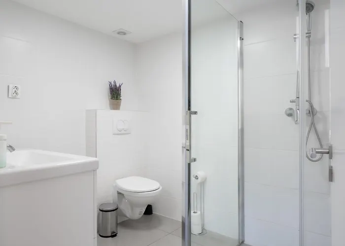 Balcony Gallery アパート