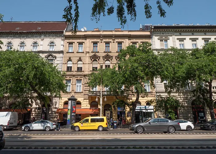 Balcony Gallery アパート *