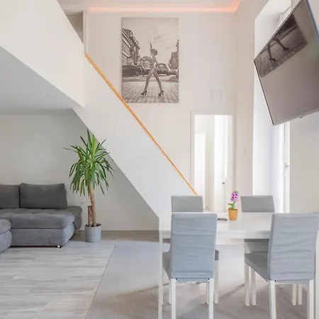 Balcony Gallery 布达佩斯