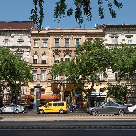 Balcony Gallery 公寓 *